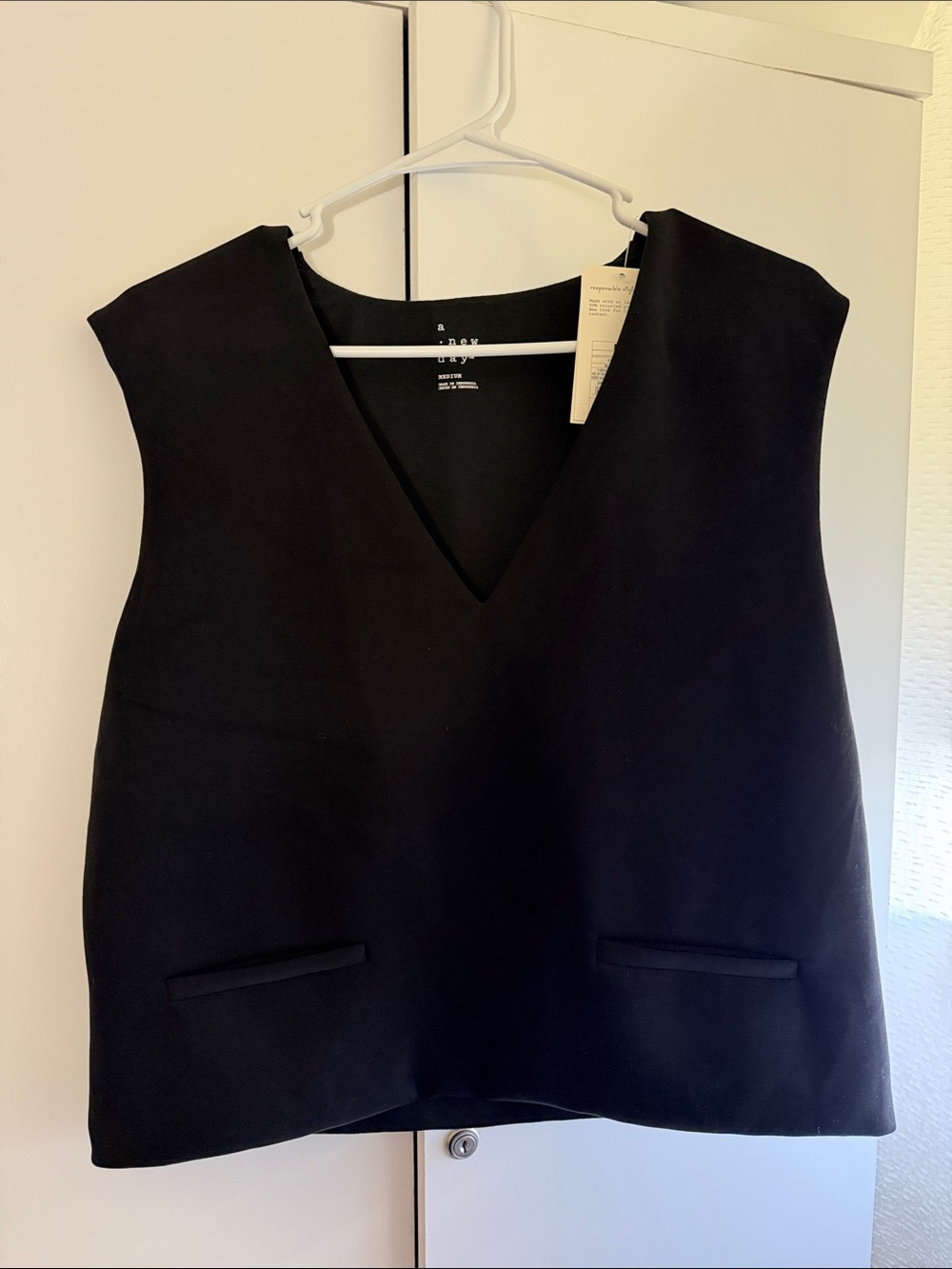 Sleeveless V-Neck Black Women's Top